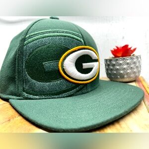 Green Bay Packers  Reebok Fitted Baseball Hat L/XL Onfield NFL
